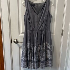 JNY size 8 A-line dress with paisley print border